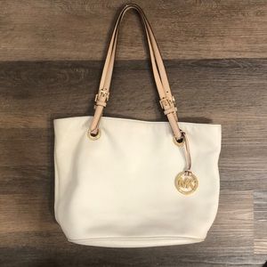 Michael Kors handbag. Ivory color. Great condition.
